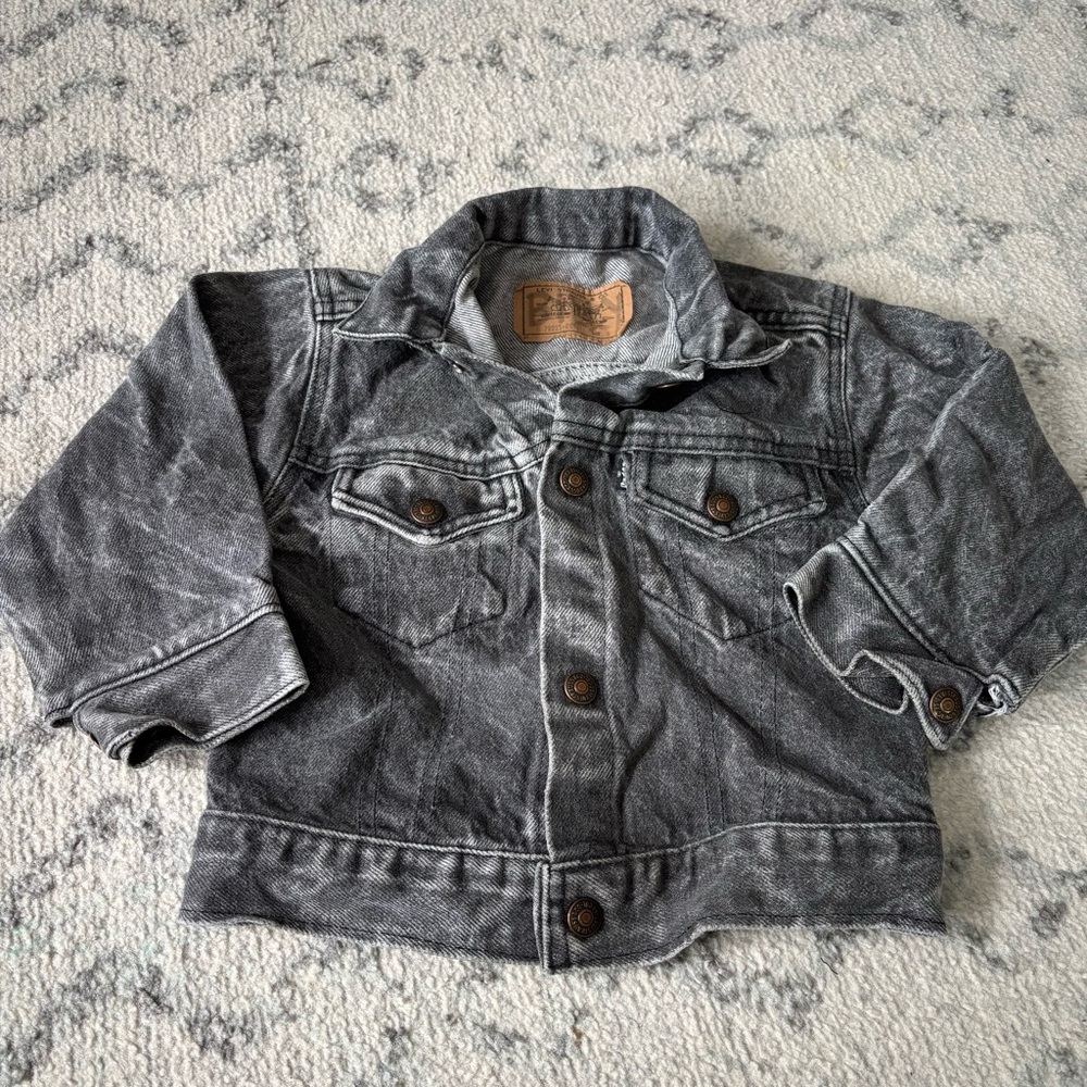 Vintage Levi’s acid wash denim jacket 80s/90s black tab size 4
